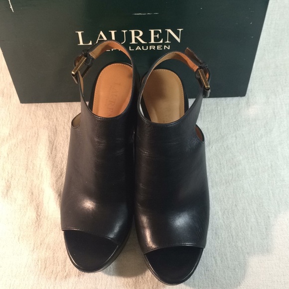 SOLD  NWT Ralph Lauren Sairah Learher Heels - Picture 5 of 8
